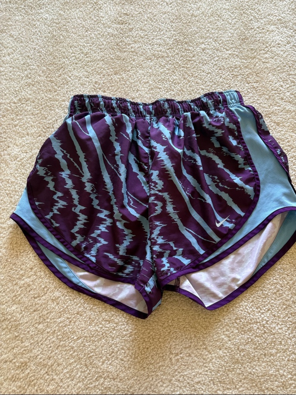 Nike tempo shorts size medium